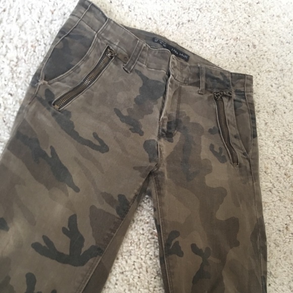 Zara Pants - ZARA Camo Pant US 2